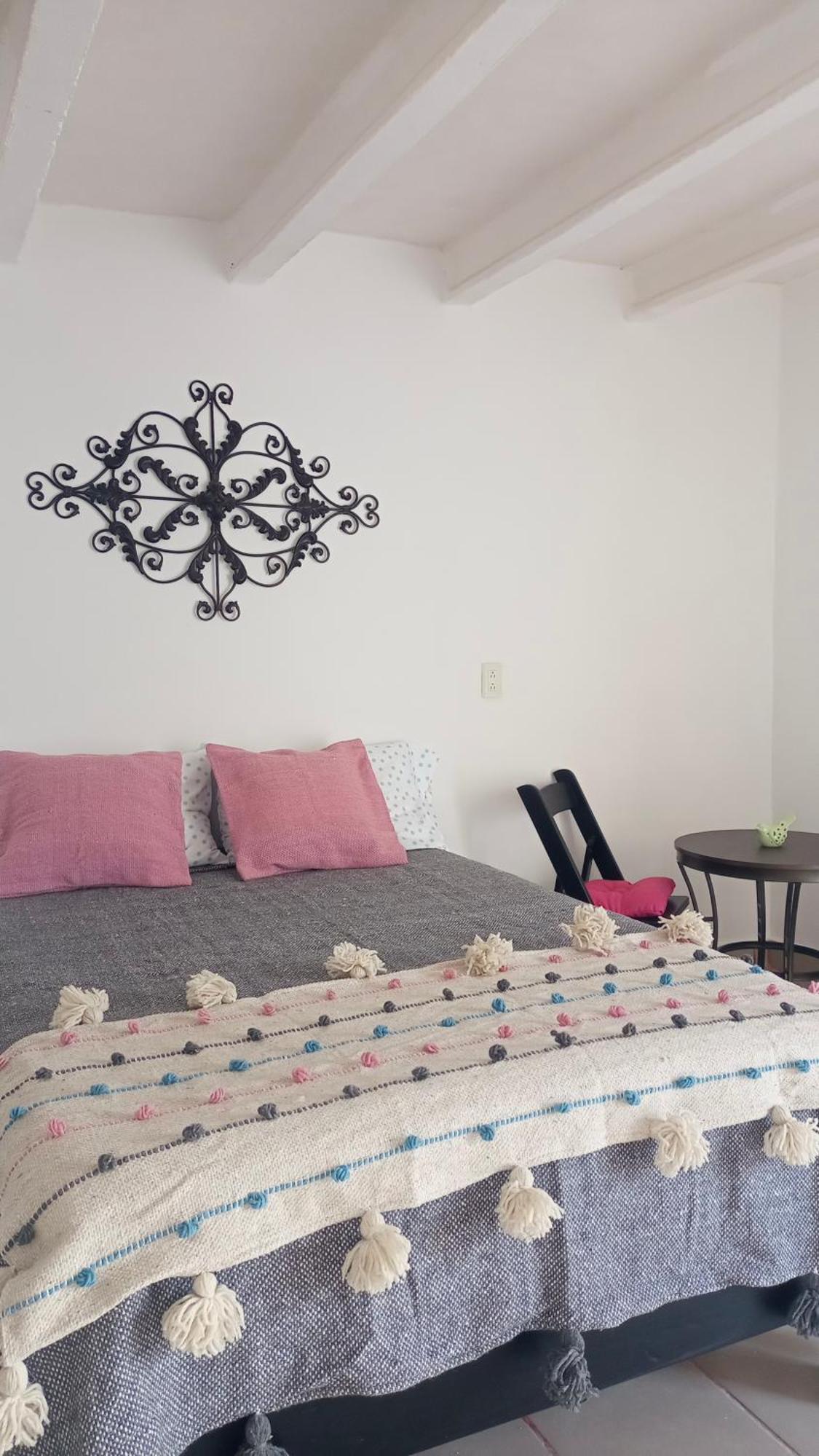 Habitación en casa particular Exclusiva,todos Servicios,pati Privado *